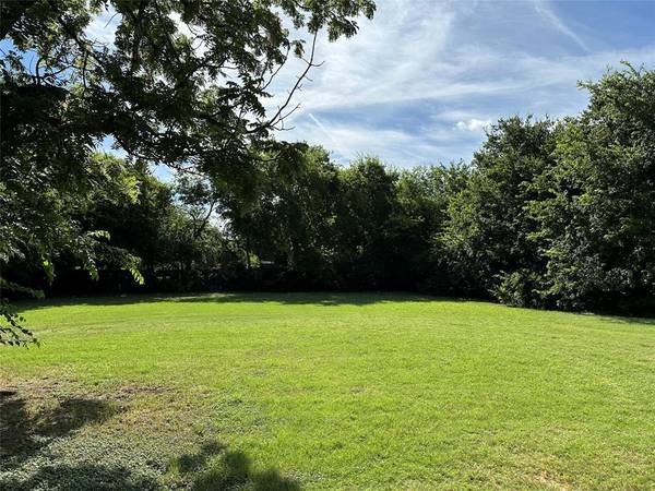 9208 Newhall Street, Dallas, TX 75232