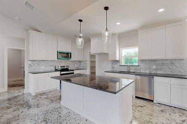 2030 Shoemaker Road, Bellevue, TX 76228