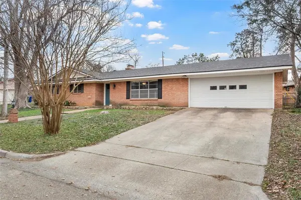 2208 Lake Forest Drive, Waco, TX 76708