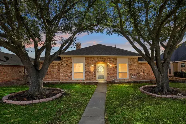 914 Green Canyon Drive, Mesquite, TX 75150