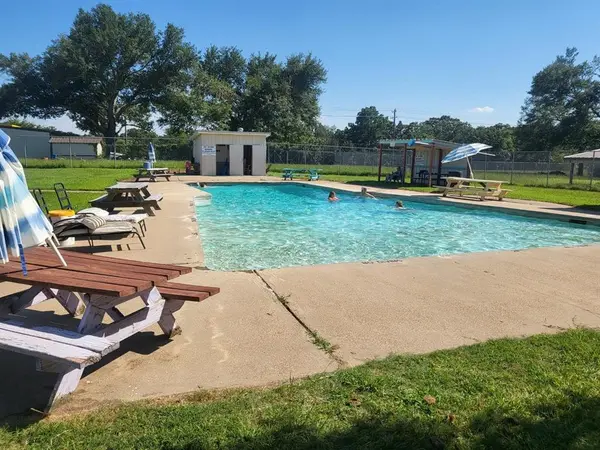 174 Maple Avenue, Streetman, TX 75859