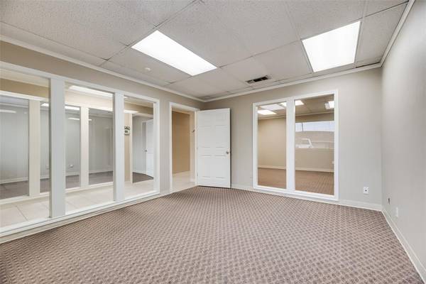 606 W Wheatland Road #103, Duncanville, TX 75116