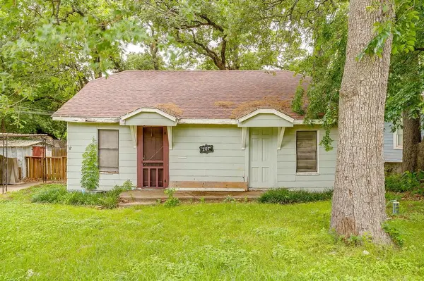207 Cleveland Avenue, Weatherford, TX 76086