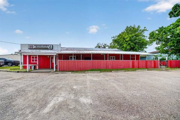 304 Fm 148, Terrell, TX 75160