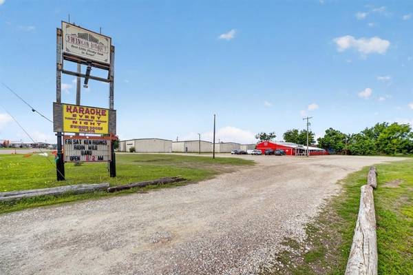 304 Fm 148, Terrell, TX 75160