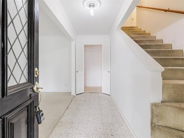 9523 Highedge Drive, Dallas, TX 75238