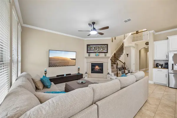804 Duckett Drive, Euless, TX 76039