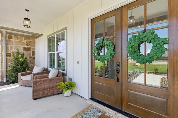 25 Dove Landing, Valley View, TX 76272