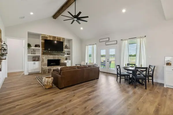 25 Dove Landing, Valley View, TX 76272