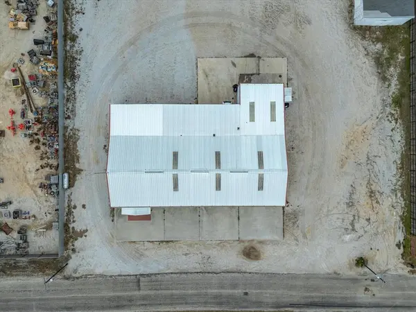 707 S Wickham Street, Alvord, TX 76225