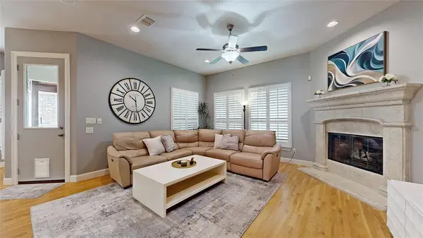 8900 Bluestem Drive, Lantana, TX 76226