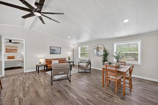 704 Spring Miller Court, Arlington, TX 76002
