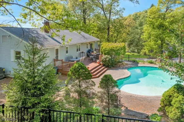 9 Ryerson Ave, Oakland Boro, NJ 07436