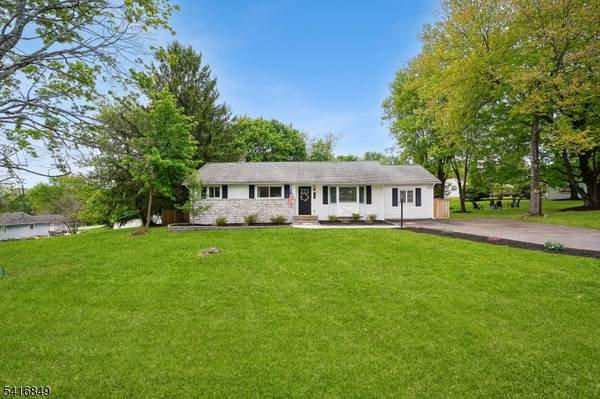 101 Sunnyview Ave West, Mansfield Twp., NJ 07840