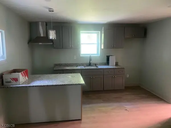 24 Sanford St, Trenton City, NJ 08618