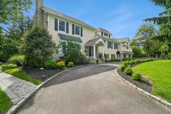 2 Briarwood Dr, Millburn Twp., NJ 07078