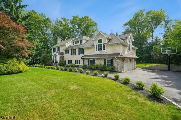 2 Briarwood Dr, Millburn Twp., NJ 07078