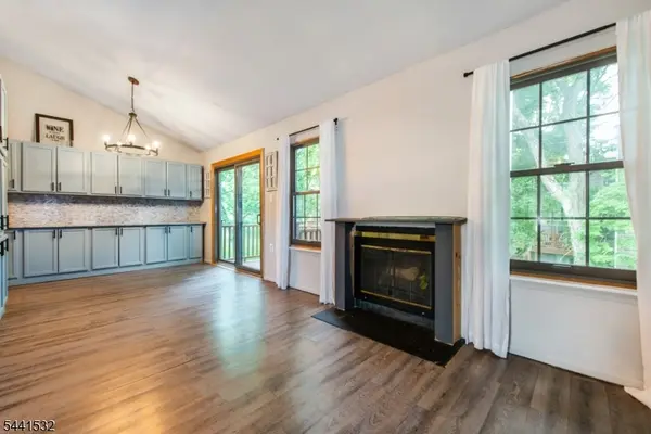 46 Duck Hawk Ct, Allamuchy Twp., NJ 07840