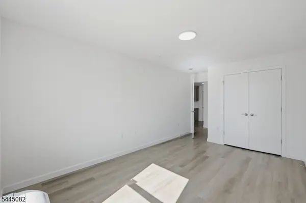 566 Springfield Ave #304, Newark City, NJ 07103