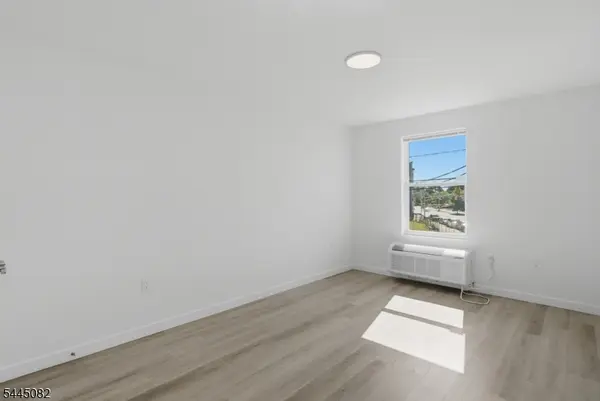 566 Springfield Ave #304, Newark City, NJ 07103
