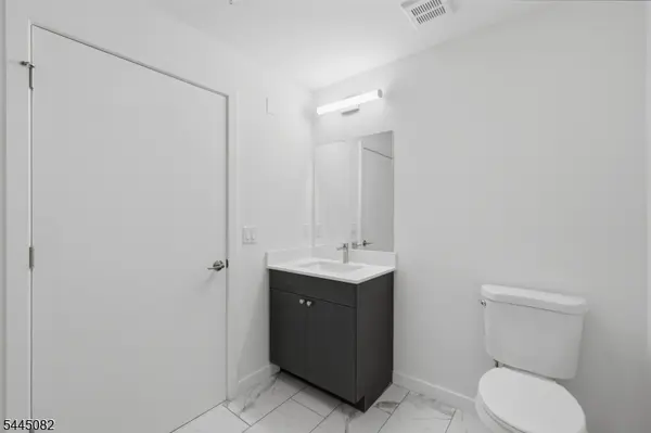 566 Springfield Ave #304, Newark City, NJ 07103