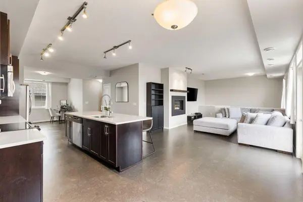96 Cranarch RD SE, Calgary, AB T3M0V9