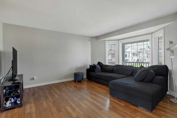 11245 75 AVE, Grande Prairie, AB T8W0C5