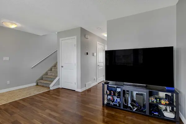 11245 75 AVE, Grande Prairie, AB T8W0C5