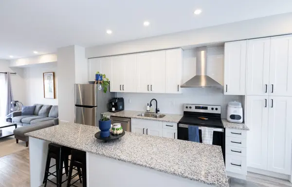 1623 Pleasure Valley PATH N, Oshawa, ON L1G 0E3