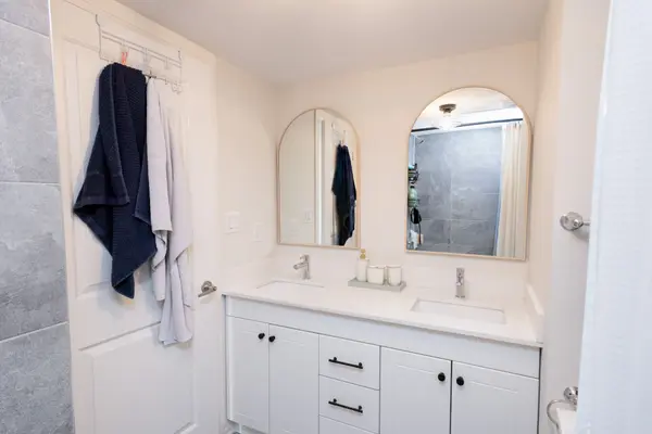 1623 Pleasure Valley PATH N, Oshawa, ON L1G 0E3