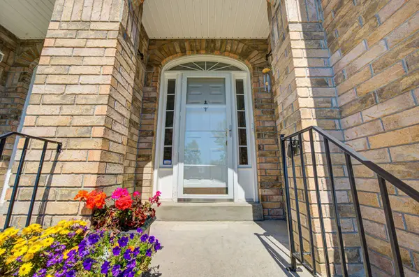 22 Lakeridge DR, Toronto E10, ON M1C 5C2