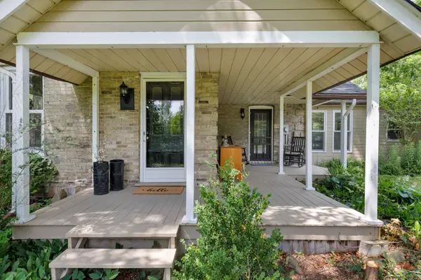 3250 Vivian RD, Whitchurch-stouffville, ON L3Y 4W1