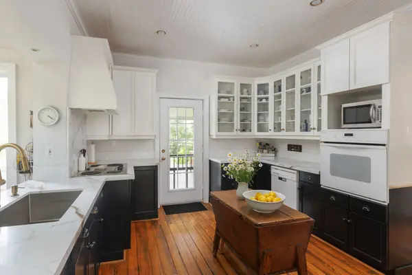 3250 Vivian RD, Whitchurch-stouffville, ON L3Y 4W1