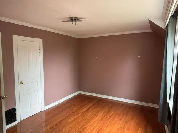 33 Salem AVE #Upper, Toronto W02, ON M6H 3C2