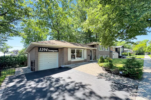1594 Sunnycove DR, Mississauga, ON L4X 1B5