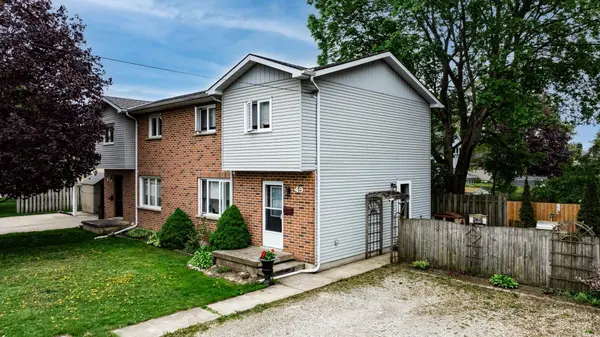 49 Wellington ST W, South Huron, ON N0M 1S2