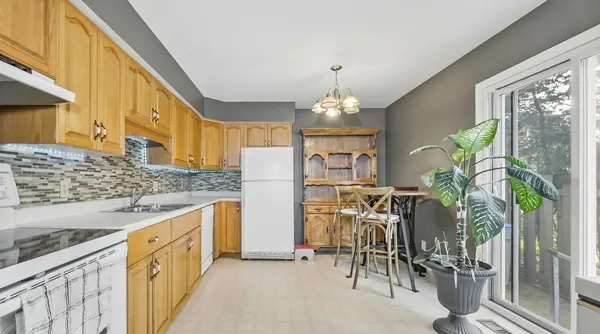 49 Wellington ST W, South Huron, ON N0M 1S2