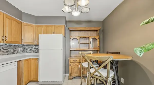49 Wellington ST W, South Huron, ON N0M 1S2