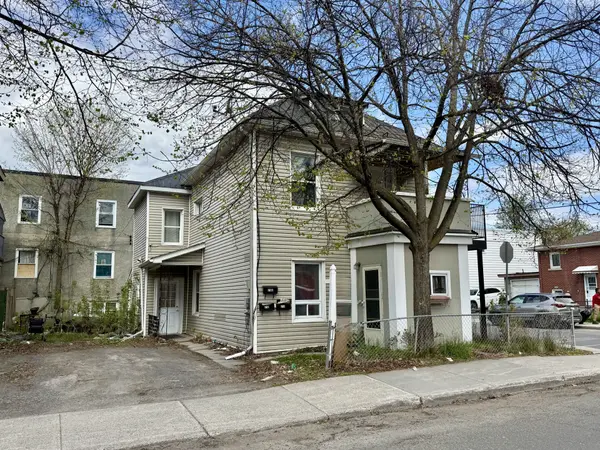 216 Hannah ST, Vanier And Kingsview Park, ON K1L 7M8
