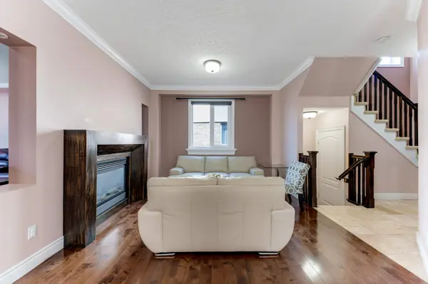 437 Beaumont CRES, Kitchener, ON N2A 0C4
