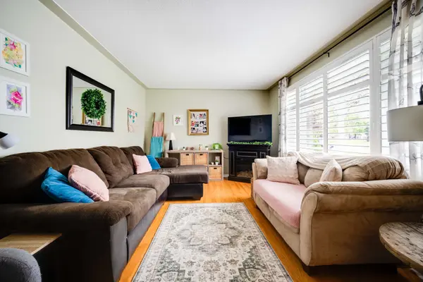 50 Ellenson DR, Brantford, ON N3R 3E5