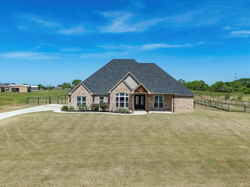 105 Carls Court, Boyd, TX 76023