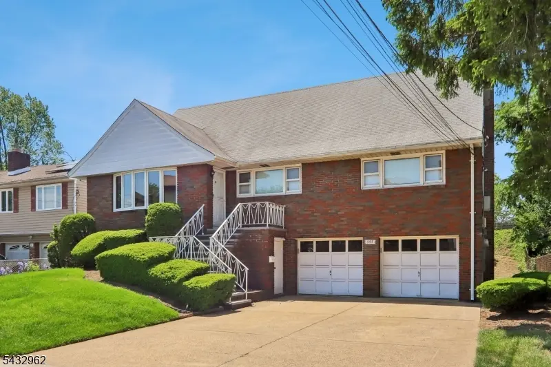 355 Chestnut Ave, South Hackensack Twp., NJ 07606