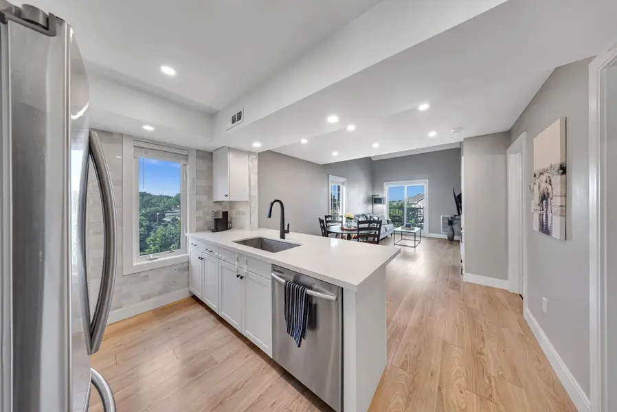 106 Petra WAY #3, Whitby, ON L1R 0A2