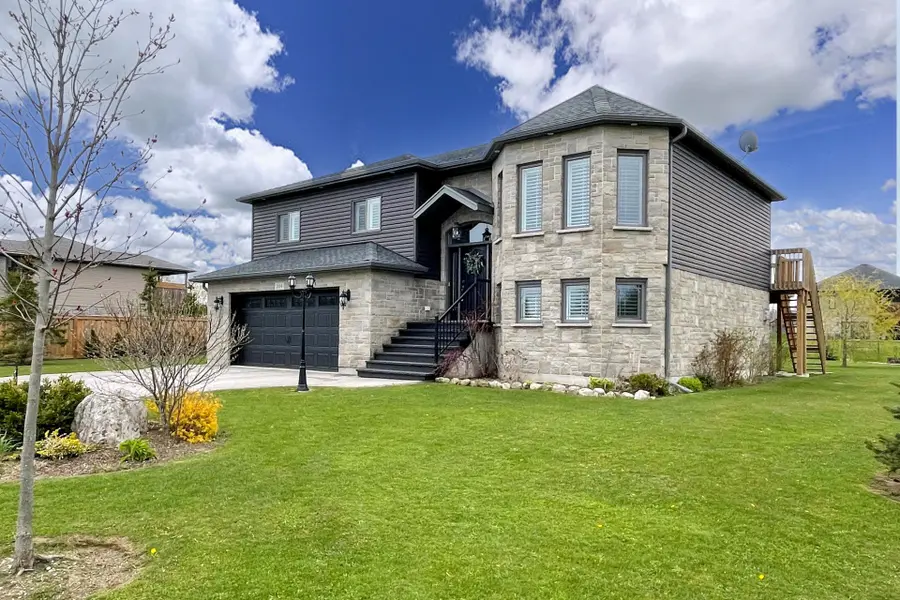 204 Mactay DR, Chatsworth, ON N0G 1H0