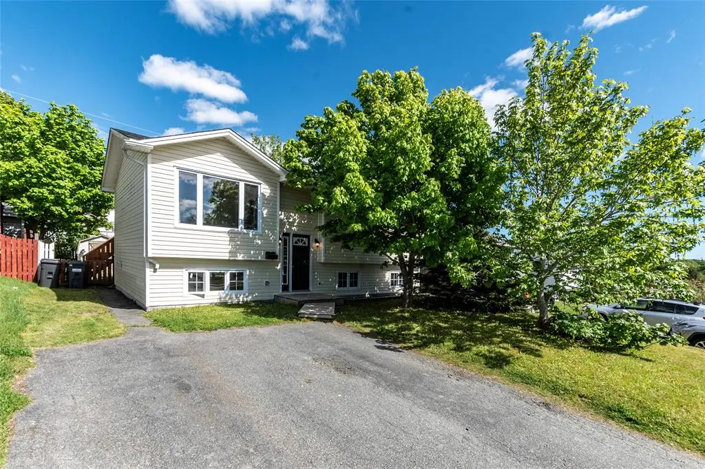 16 Grandy Crescent, Mount Pearl, NL A1N 4XW