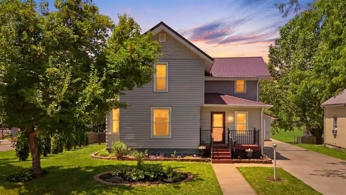 525 S Marion Ave, Washington, IA 52353-1426