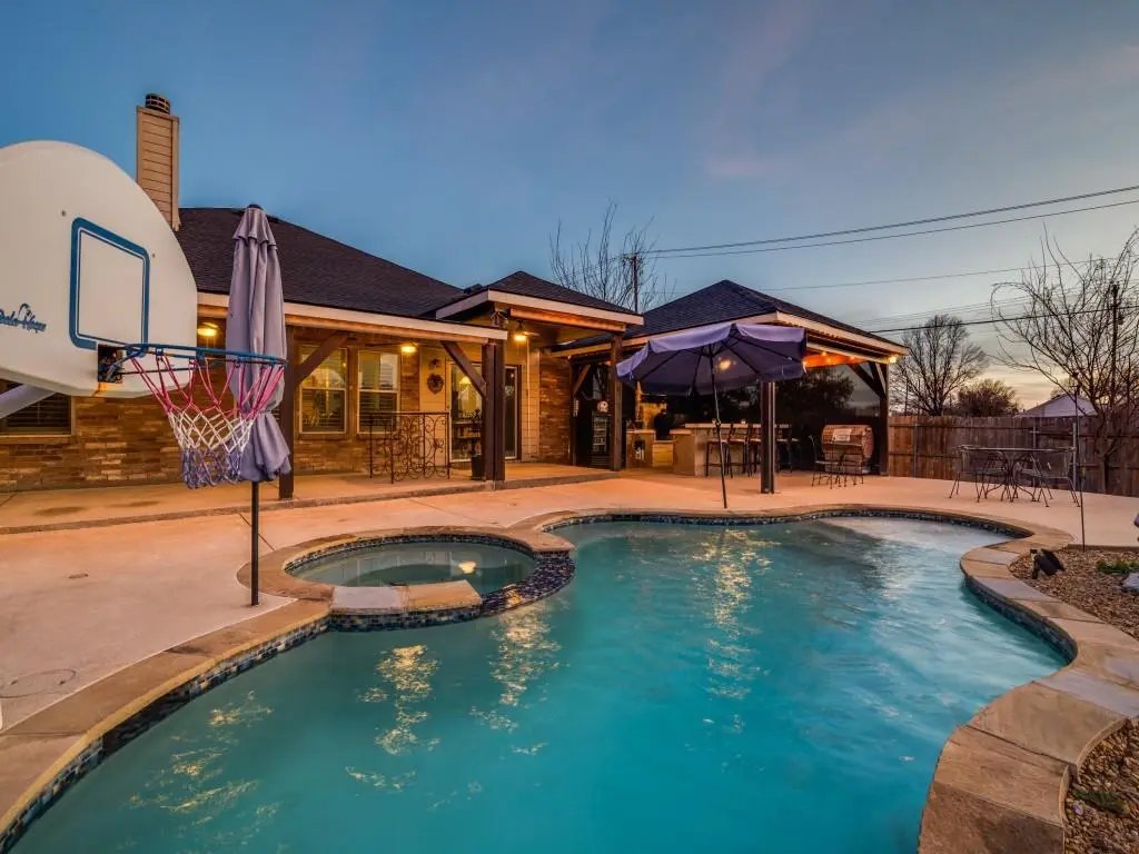 100 Patriot Parkway, Forney, TX 75126