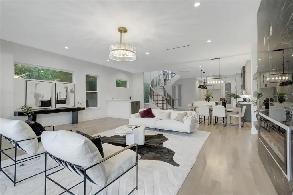 3720 Fairfax Avenue, Dallas, TX 75209