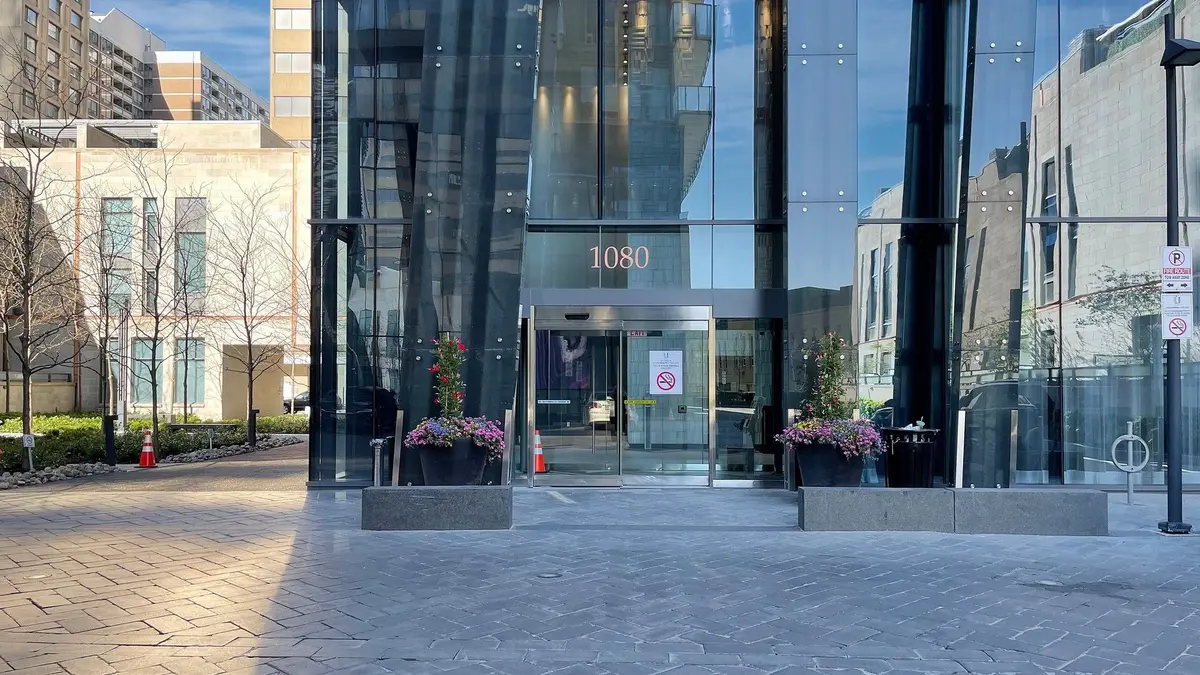 1080 Bay ST #5305, Toronto C01, ON M5S 0A5